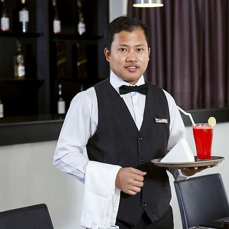 Hotel Esta Γιανγκόν Εξωτερικό φωτογραφία