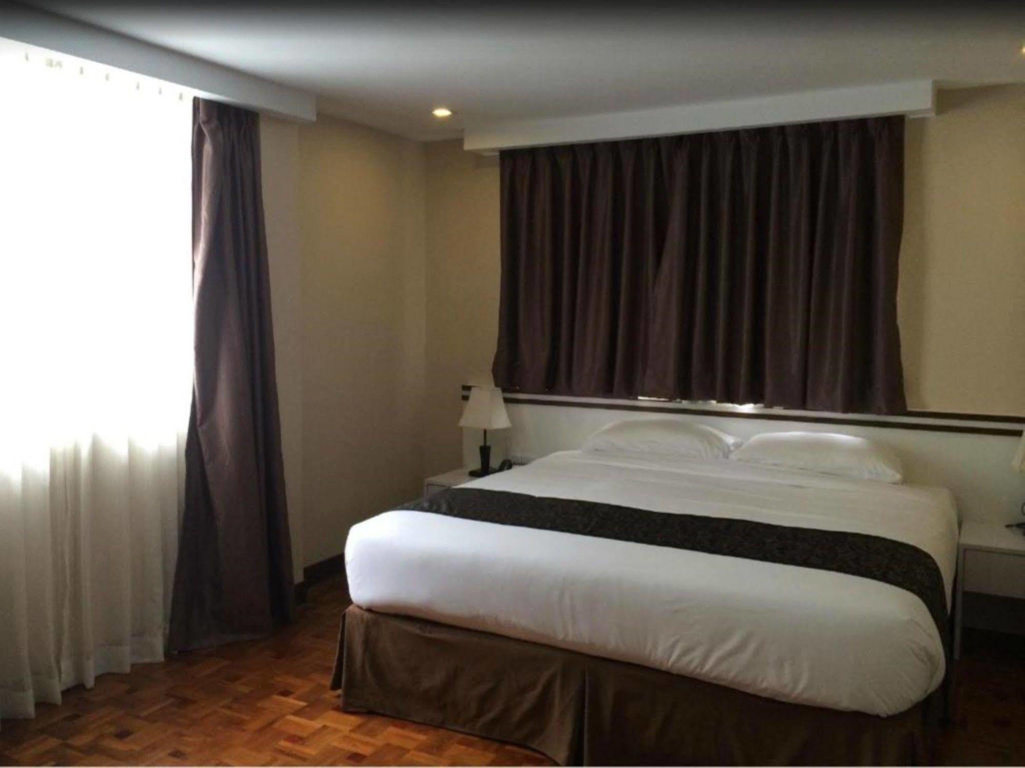Hotel Esta Γιανγκόν Εξωτερικό φωτογραφία